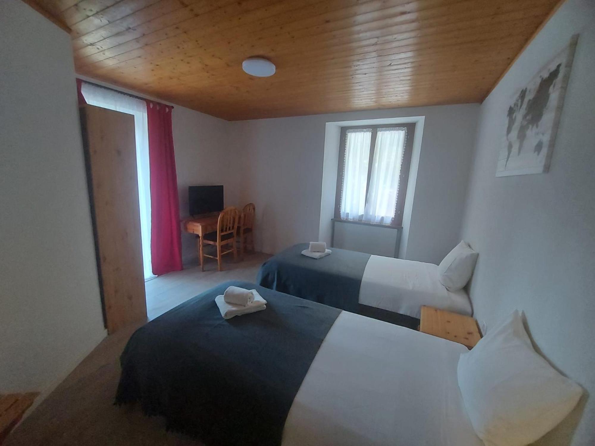 Les Touristes Hotell Chatelard Eksteriør bilde